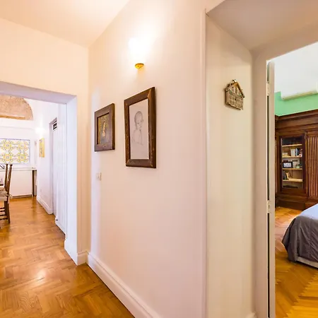 Cavour Art And Museum Flat By Napoliapartments