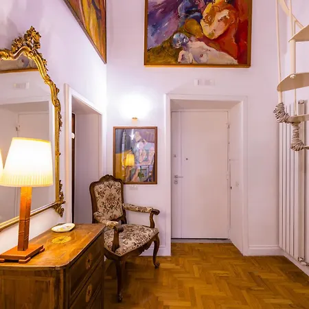 Apartament Cavour Art And Museum Flat By Napoliapartments
